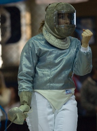 0880909_women_fencing260