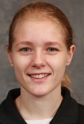 caroline piasecka headshot med